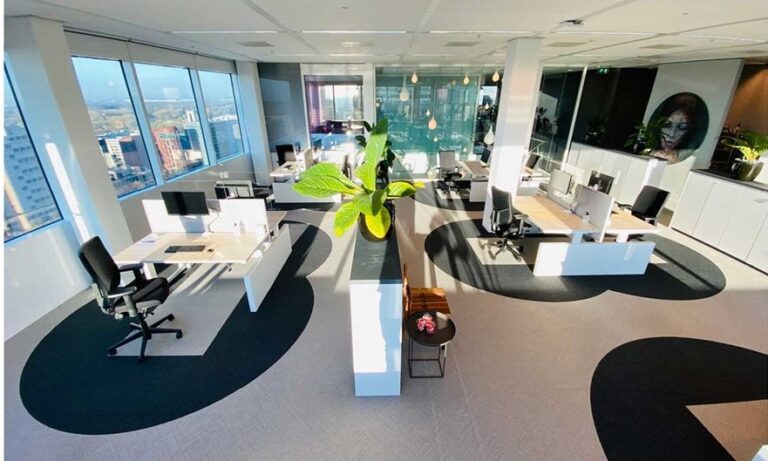 Noticias 26 CW 6 Feet Office