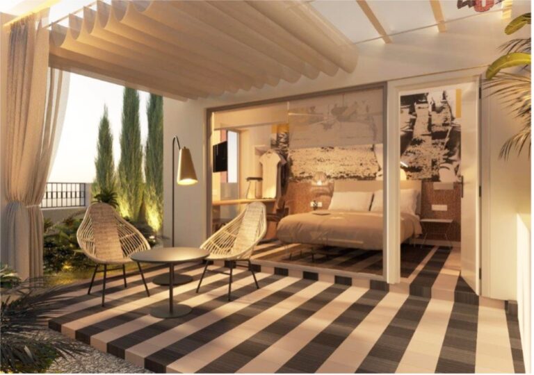 Noticias 32 IMG1 REQUENA Y PLAZA inaugura el nuevo Room007 Select Tetuan en Sevilla 1
