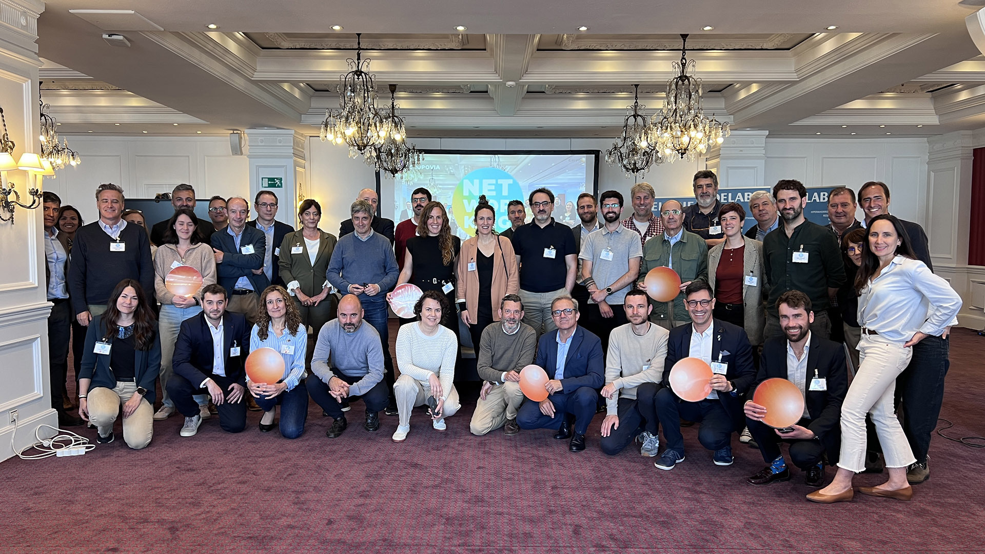 Grupal_Networking_Arquitectura_Interiorismo_San_Sebastián_8_Mayo_2025_Grupo_Vía