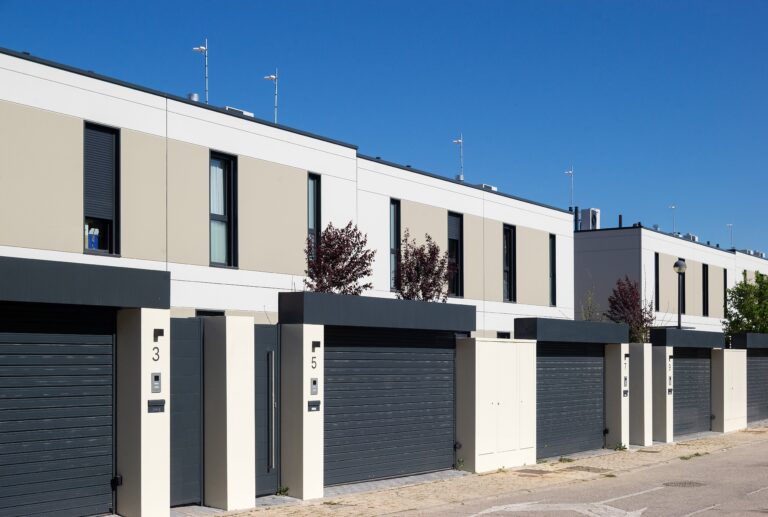 Noticias 17 Viviendas de la promocion industrializada La Maquia de AEDAS Homes en Alcala de Henares Madrid