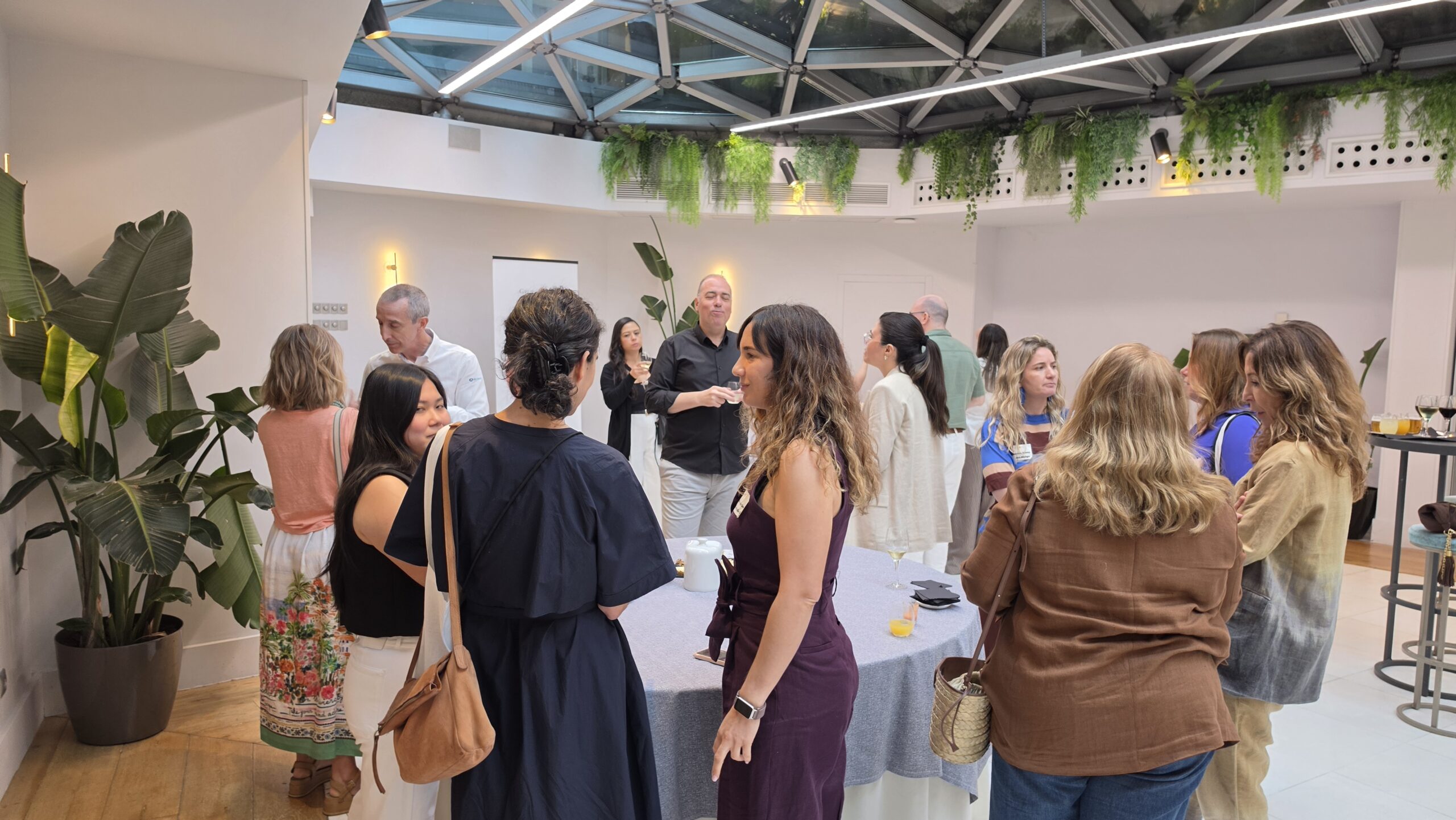 008_Cocktail_Networking_Interiorismo_Madrid_11_Junio_2026_Grupo_Vía