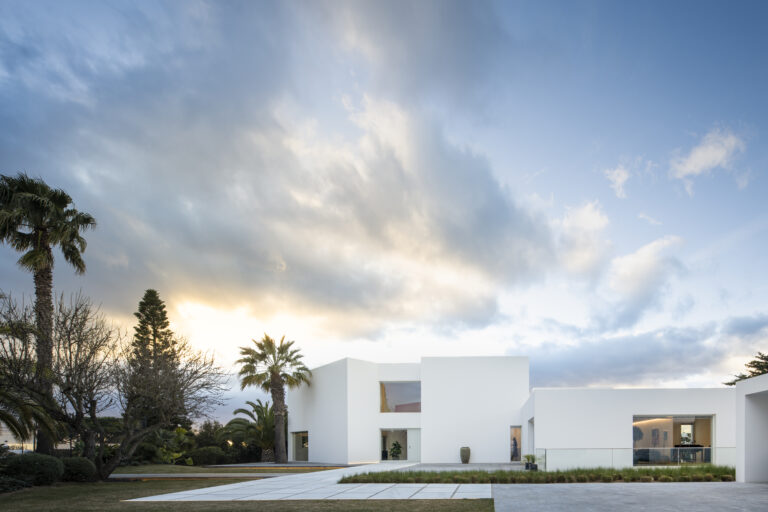 Villa Petra: La Obra Maestra Oculta del Estudio Marlene Uldschmidt en Carvoeiro