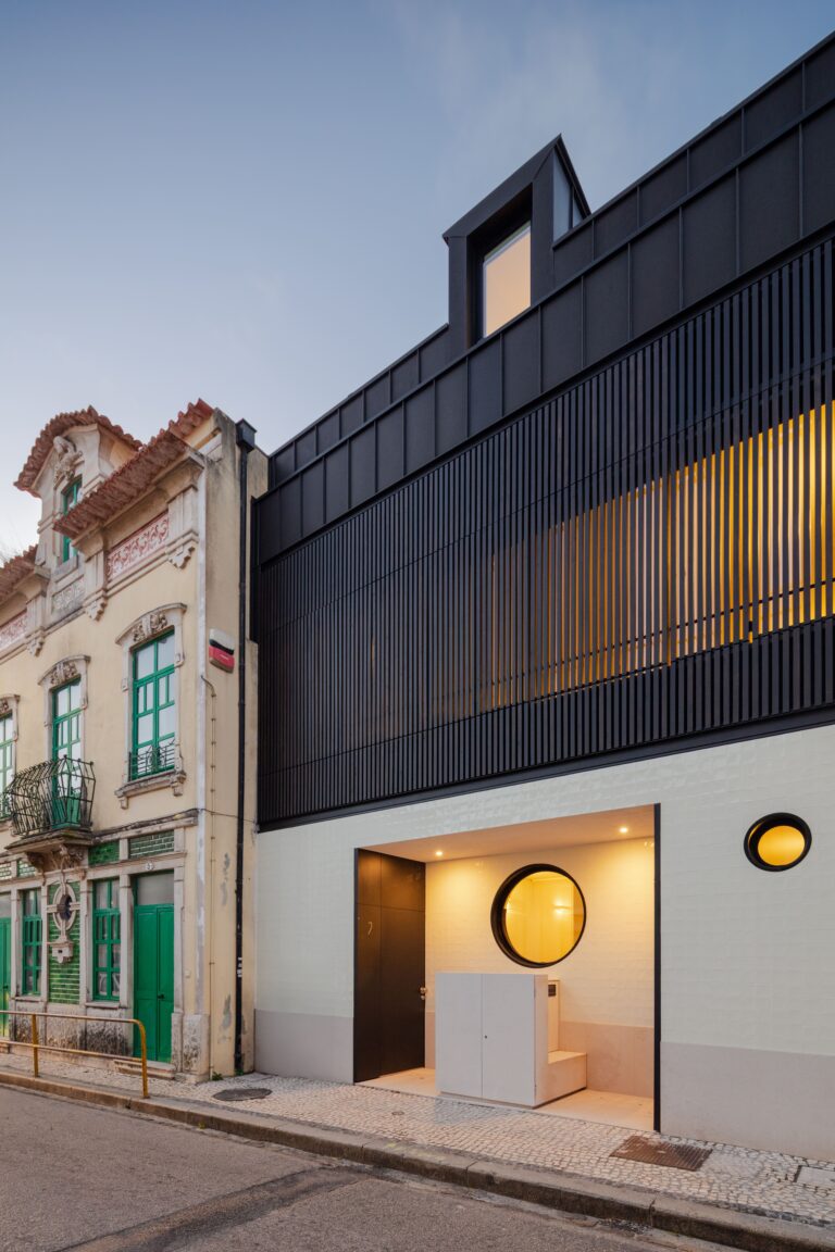 Noticias 13 Tiago do Vale Arquitectos diseñan la Casa de Sá en Aveiro